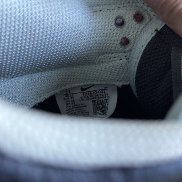 EUC Nike Men's Dunk Low Dark Smoke Grey/Barely Green size 11 FZ1670 - Picture 8 of 9